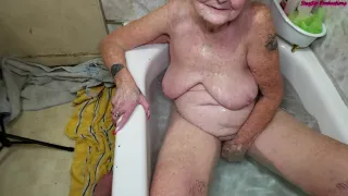 Sandras Bath Time Gumjob